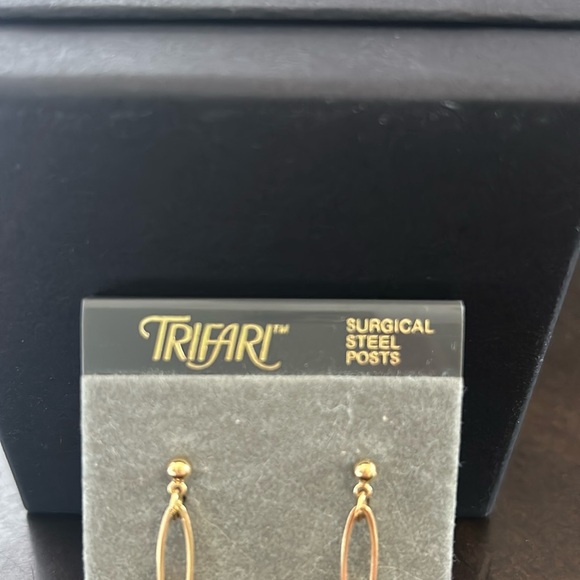 Trifari surgical Steel Posts in yellow gold color- NEW! - Picture 3 of 7